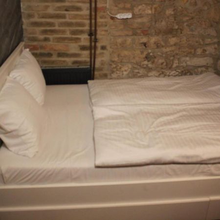 Alba Hostel Praga Esterno foto