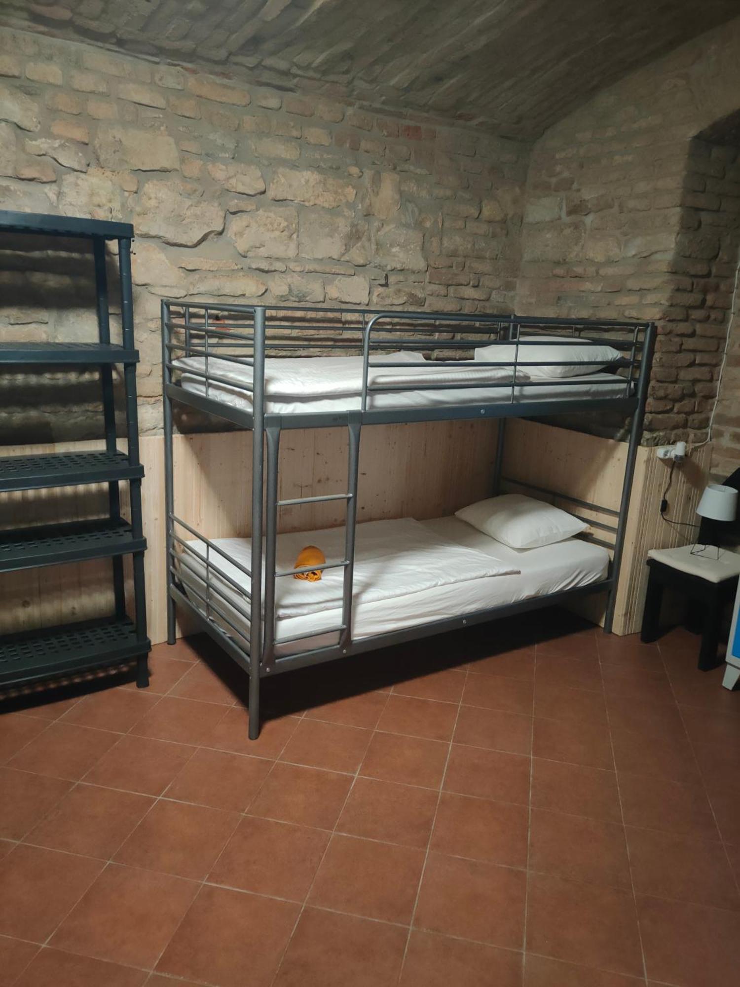 Alba Hostel Praga Esterno foto