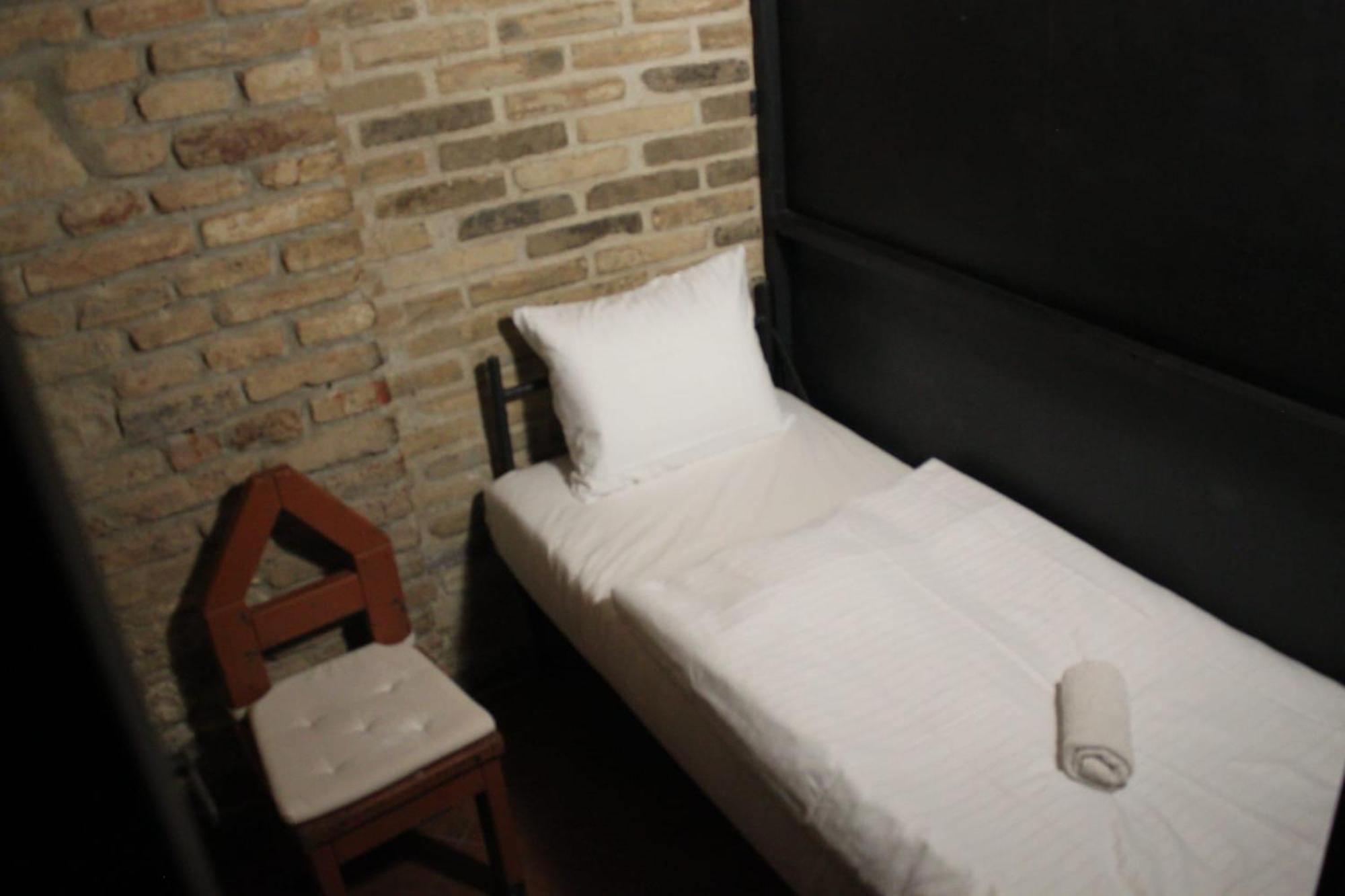Alba Hostel Praga Esterno foto