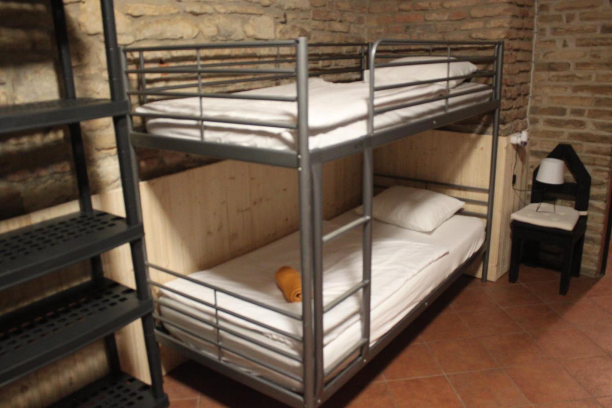Alba Hostel Praga Esterno foto