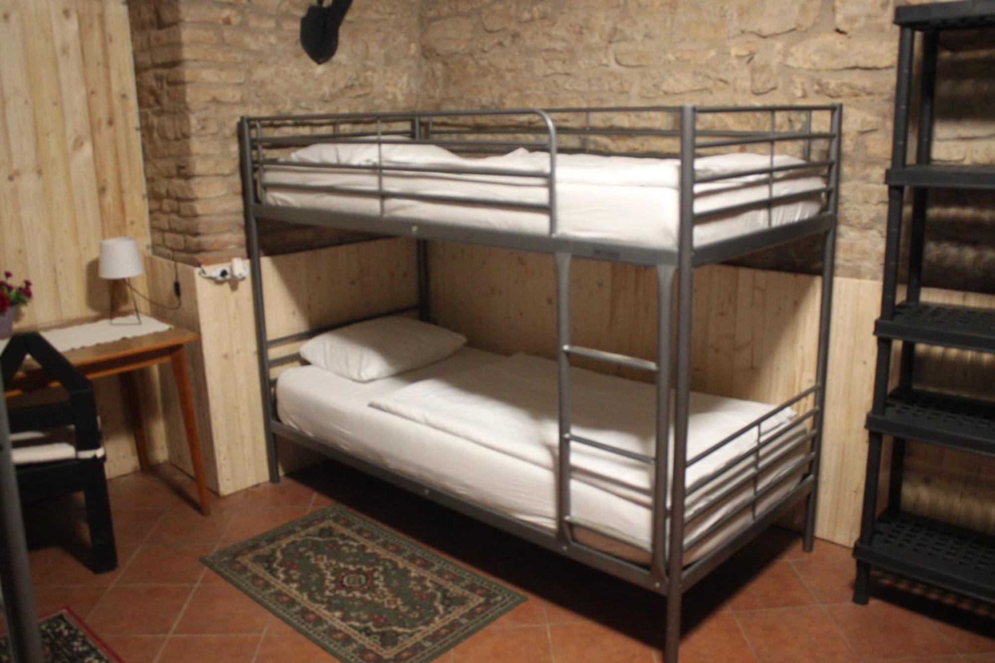 Alba Hostel Praga Esterno foto